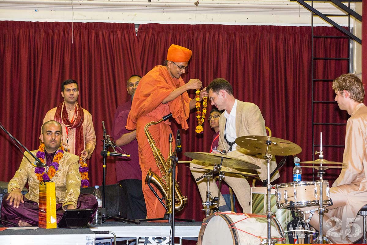 211A4619 copy - ©1987-2017 SKS Swaminarayan Temple East London